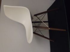 DSW Eames inspired white fibre glass seat with woo