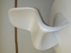 S Chair White Fibre Glass Verner Panton Style
