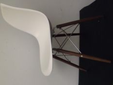 DSW Eames inspired white fibre glass seat with woo