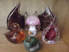 Alum bay paper weight with 5 others