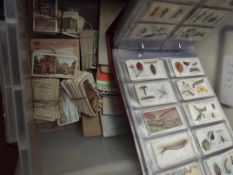 Very large collection of cigarette cards