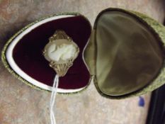 9 carat gold cameo ring, box not included