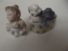 Two Nao figures