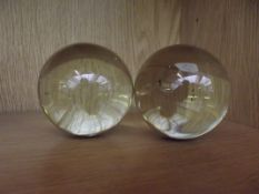 2x crystal balls