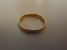 22ct gold wedding band. 1.9g