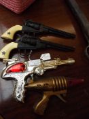 4x 1950s toy guns