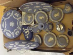 Box of wedgwood jasperware
