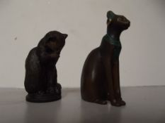 2x Bronze cats