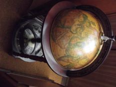 Globe cocktail bar