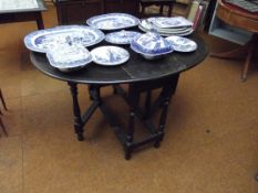 Oval gate leg table