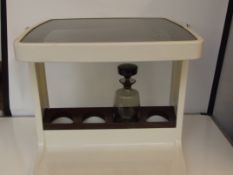 Retro cocktail table with four decanter holders, 3