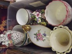 Various ceramics to include a Italian table lamp