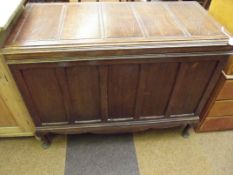 Good quality oak bedding box