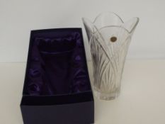 Boxed crystal vase, 25 cm