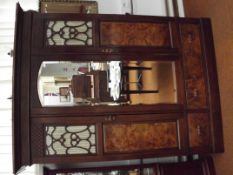 Late Victorian wardrobe in mahogany walnut veneer,
