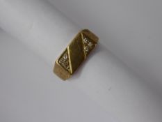 A Gentleman's 9ct Gold Six Stone Diamond Bark Finish Ring, size T, approx 60 gms