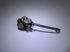 A Cybil Dunlop-Style Silver and Moss Agate Brooch, approx 7 cms, approx 7.7 gms.