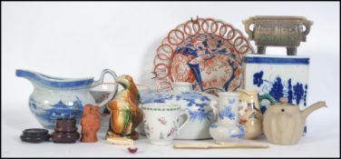 A mixed lot of Chinese, mostly 20th century, china / ceramic wares to include a hand painted bowl,