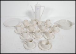 A 1970's retro Portmeirion totem pattern ( White )