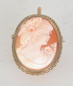 A 9ct gold cameo pendant. Measures 4.5 cms, cameo signed verso. Hallmarked London. Weight 8.5g.