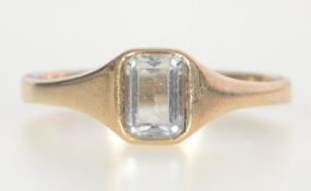 A 9ct gold aquamarine ladies dress ring having London hallmarks. Size N / Weight 2.