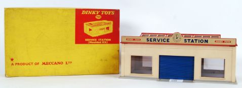 DINKY SERVICE STATION