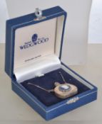 A silver 925 ladies perfume moon flask necklace pendant and chain having inset Wedgwood cameo. Total