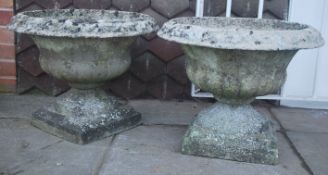 2 well weathered campana urns - Good quality well