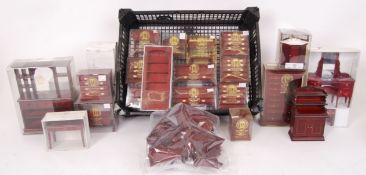 DOLLS HOUSE FURNITURE