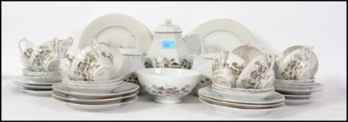 A Chinese / Japanese extensive ceramic porcelain p