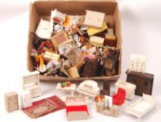 DOLLS HOUSE FURNITURE