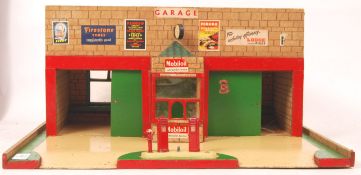 MODEL GARAGE