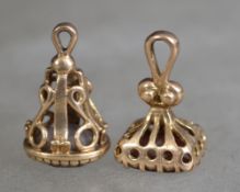 2 9ct gold miniature seal fobs / intaglios to incl