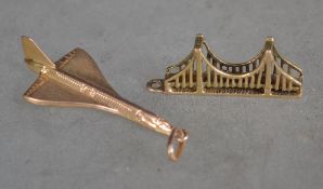 2 unusual 9ct gold charms to include Bristol inter