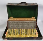 Musical Instruments A vintage 20th century Old Pie