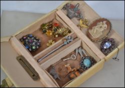 A collection of vintage brooch pins to include rhi