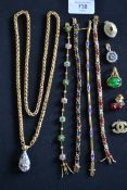 A collection of costume jewellery to include a lar