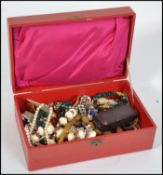 A collection of vintage jewellery including neckla