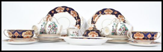 A group of Royal Albert Heirloom ceramics to inclu