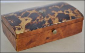 A 19th century large tortoiseshell gentleman's snu