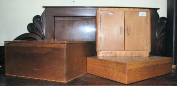 A good 1930's Art Deco smokers cabinet having twin