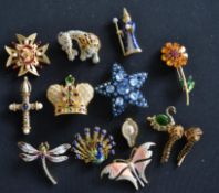A wonderful collection of costume jewellery brooch