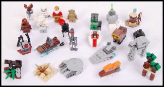 LEGO MINIFIGURES & MINI BUILDS