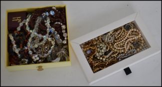 A good collection of vintage costume jewellery to include brooches, necklaces, bracelets etc. Please