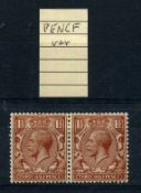 GB Stamps King George V 1½d mint pair with one stamp showing the 