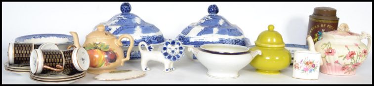 A collection of ceramics to include a Solian Ware blue and white set of 6 coffee cans and saucers, 2