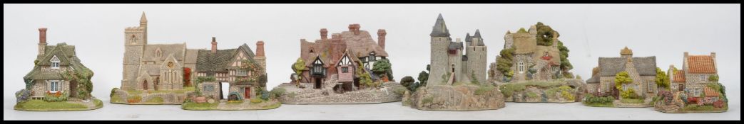 A group of vintage Liliput lane cottages and castle of larger form, please see images. Measurements: