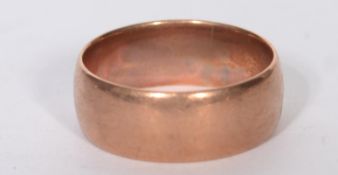 A hallmarked 9ct gold band ring. Hallmarked Brirmingham. Weight 4.3g