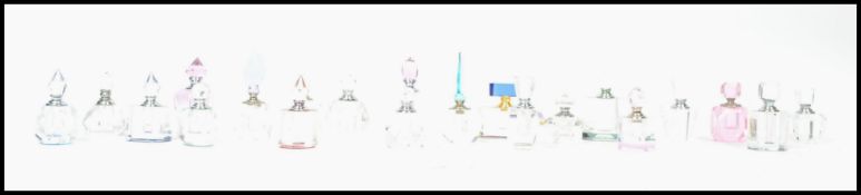 A group of approx twenty 20th century Art Deco per