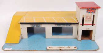 BRITAINS SERVICE STATION